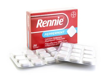 Paket beyaz zemin üzerine nane Rennie hazımsızlık ve mide ekşimesi Tablet
