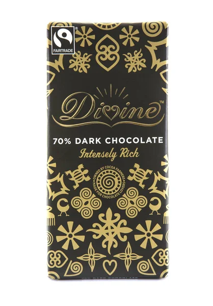 Barra de Devine Dark Chocolate Bar sobre fondo blanco — Foto de Stock