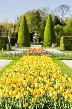 Lednice Bahçe Sarayı