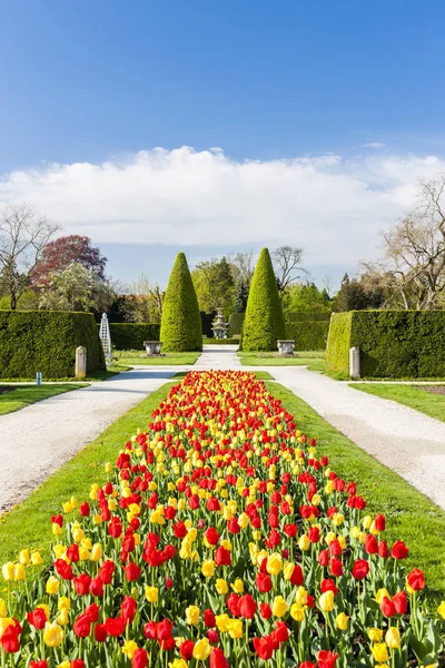 Garten des Schlosses Lednice — Stockfoto