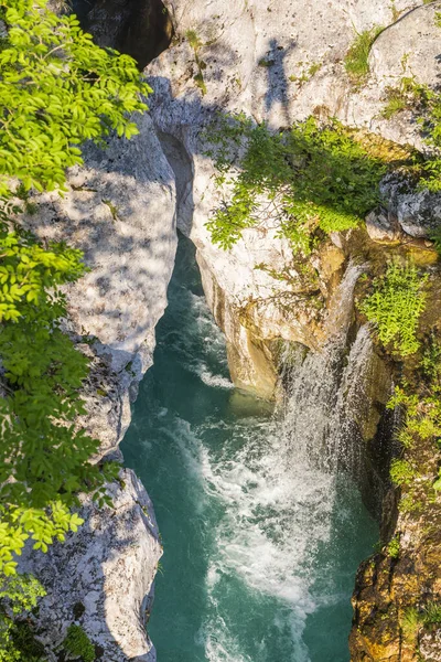 Vodopád na rriver Soca, Velika Korita soce, Triglavski Nationa — Stock fotografie