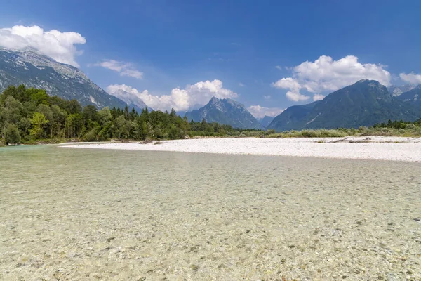 Soca rivier in het Triglav Nationaal Park in Slovenië — Stockfoto