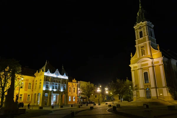 Night view of the square in Szekszard, Hungary — Stock Photo, Image