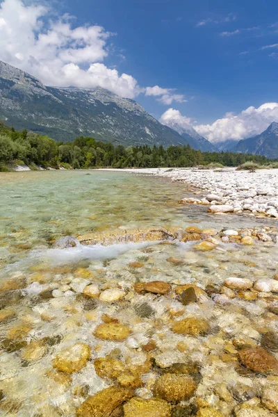 Rzeka Soca w Triglavskiego Parku Narodowego w Słowenii — Zdjęcie stockowe