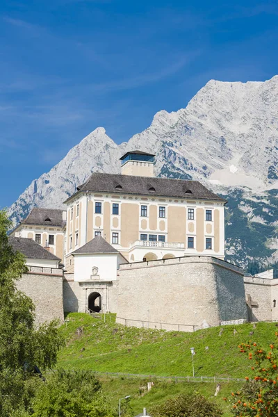 El castillo de Trautenfels en Stainach Irdning en el Ennst austriaco —  Fotos de Stock