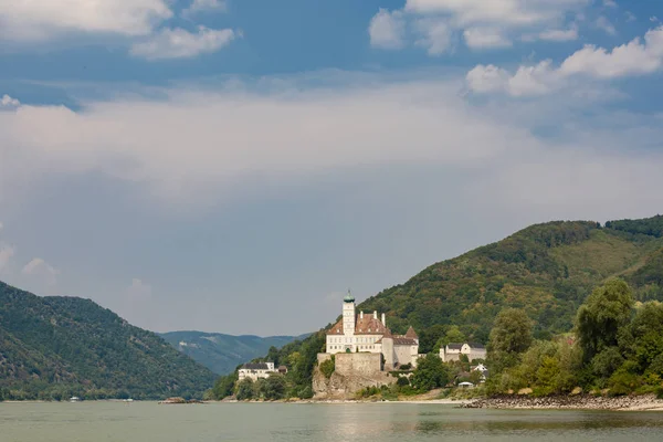 Schonbuhel slott, Donau i Wachau dalen, Österrike — Stockfoto