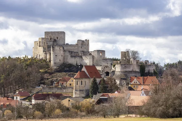 Руины замка Раби, Чехия — стоковое фото