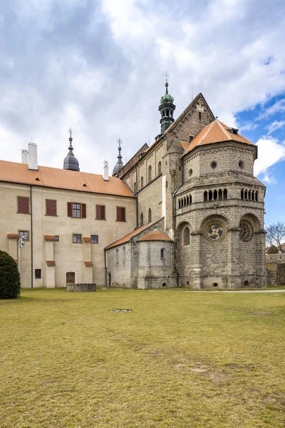 Bazilika sv. Prokopa a klášter, město Trebic, Česká republika — Stock fotografie