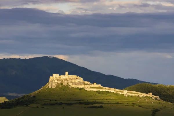 Разрушение Списского замка в Словакии — стоковое фото