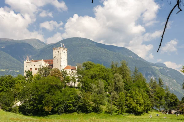 Kasteel Weissenstein in Osttirol, Oostenrijk — Stockfoto