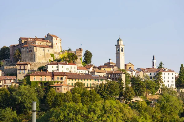 Stadt Molare im Piemont, Italien — Stockfoto