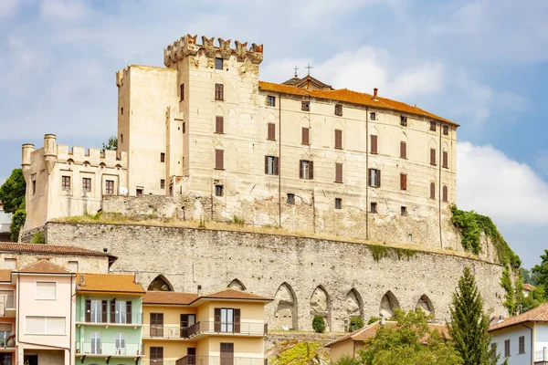 Schloss monesiglio im piemont, italien — Stockfoto