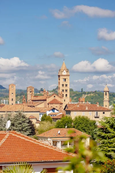 Stadt Alba, Piemont, Italien — Stockfoto