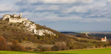Sonbaharda Falkenstein Şatosu, Avusturya