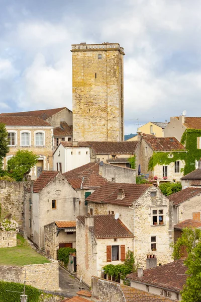 Średniowieczna wioska Puy l 'Eveque nad rzeką Lot, Pireneje Midi — Zdjęcie stockowe