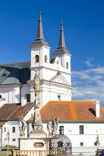 Iglesia barroca de la Santísima Trinidad Drnholec, Moravia del Sur, C —  Fotos de Stock