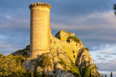 Chateauneuf-du-Pape yakınlarındaki Chateau de l 'nin.