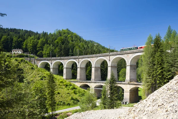 铁路高架桥 Semmering Bahn Unesco世界遗产 下奥地利 — 图库照片