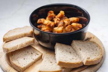 Ev yapımı domuz eti.