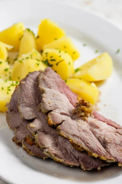 Langzaam Geroosterd Lam Knoflook Met Aardappelen — Stockfoto