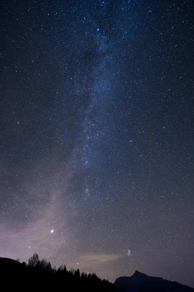 スロバキアのハイタトラ近くの夜空 — ストック写真