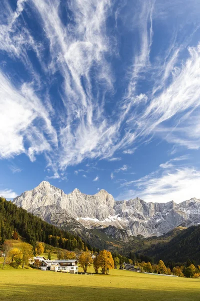 Avusturya Dachstein Massif Sonbahar Manzarası — Stok fotoğraf