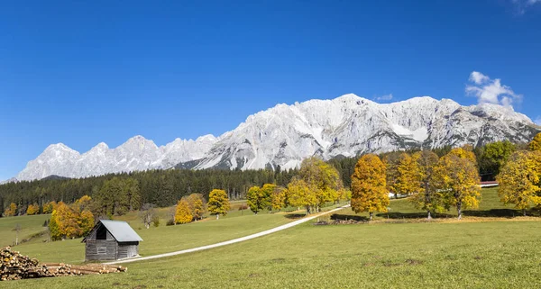 Φθινοπωρινή Άποψη Της Οροσειράς Dachstein Στην Αυστρία — Φωτογραφία Αρχείου
