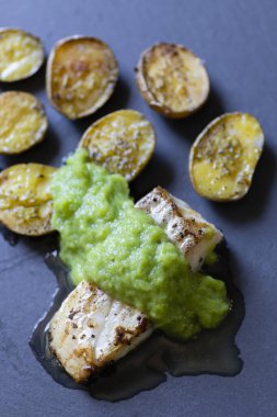 Kırmızı ve beyaz Amaryllis 'i kapatın.