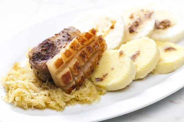 Cocina Tradicional Checa Cerdo Con Repollo Albóndigas —  Fotos de Stock