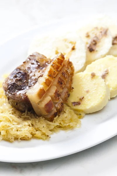 Cocina Tradicional Checa Cerdo Con Repollo Albóndigas —  Fotos de Stock