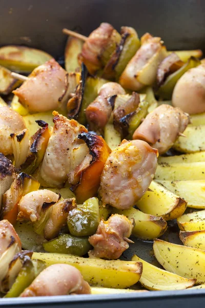 Skewers Meat Onion Pepper Baked Potatoes — Stock Photo, Image