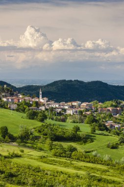 Vernasca, İtalya 'da köy manzarası