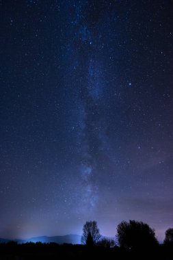 High Tatras, Slovakya yakınlarında gece gökyüzü