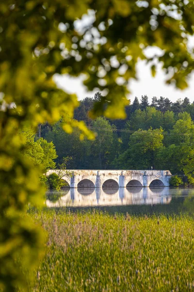 Vecchio Ponte Pietra Sul Laghetto Vitek Vicino Trebon Boemia Meridionale — Foto Stock