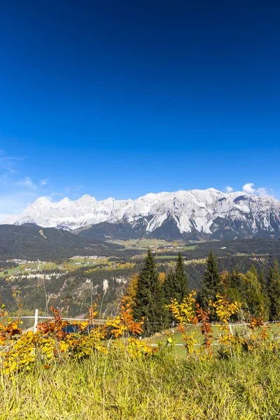 Jesienny Widok Masyw Dachsteina Austrii — Zdjęcie stockowe