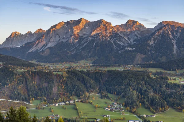 Φθινοπωρινή Άποψη Της Οροσειράς Dachstein Στην Αυστρία — Φωτογραφία Αρχείου