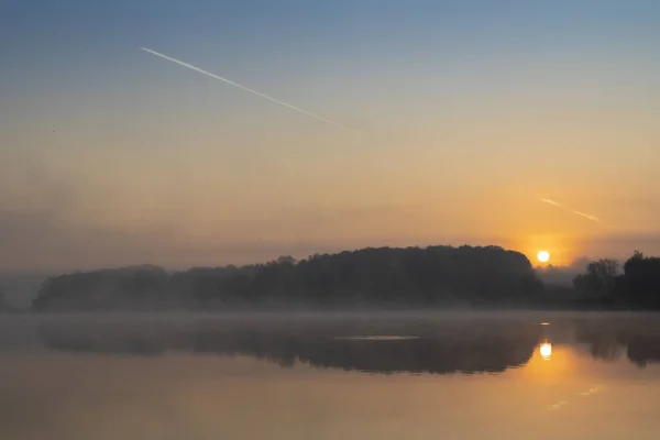 Восход Солнца Пруду Дженой Близ Диосьено Северная Венгрия — стоковое фото