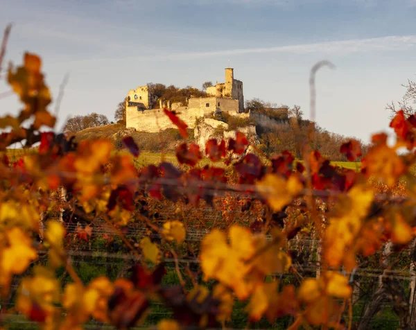 Sonbaharda Falkenstein Şatosu, Avusturya