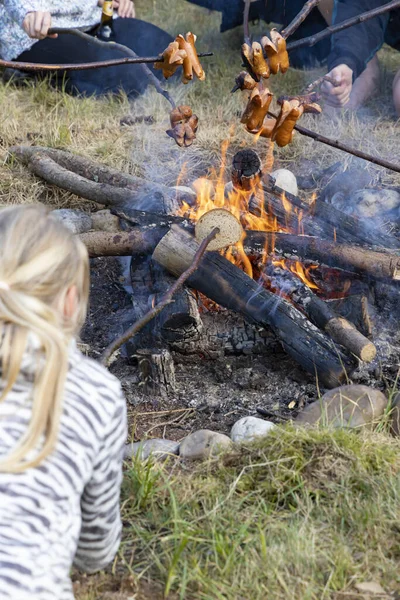 Salsicce Cottura Campo Scout — Foto Stock