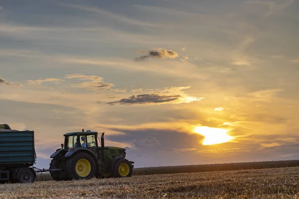 Stagione Agricola Tempo Raccolta Colorato Cielo Drammatico Tramonto — Foto Stock