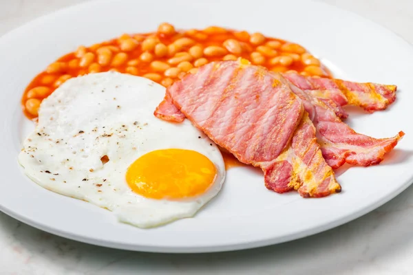 Pequeno Almoço Inglês Com Bacon Beans Ovo — Fotografia de Stock