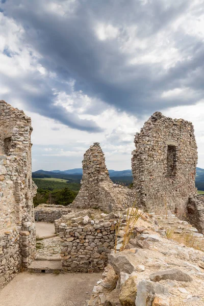 Ruïnes Van Kasteel Hrusov District Zlate Moravce Regio Nitra Slowakije — Stockfoto