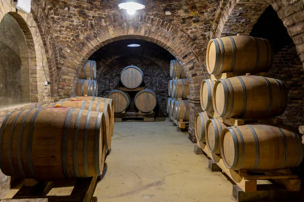 Bodega Con Barricas Madera Szekszard Transdanubia Meridional Hungría — Foto de Stock