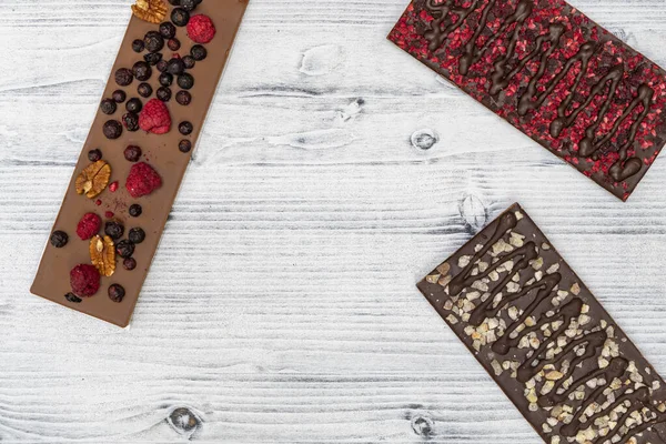 Stillleben Aus Schokolade Mit Verschiedenen Trockenfrüchten — Stockfoto