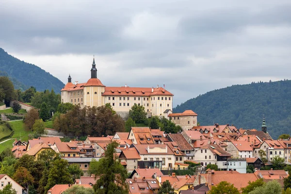 Slovenya Daki Skofja Loka Şatosu Kasabası — Stok fotoğraf