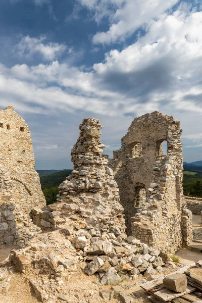 Ruïnes Van Kasteel Hrusov District Zlate Moravce Regio Nitra Slowakije — Stockfoto