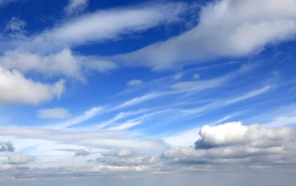 Wolken am Himmel — Stockfoto