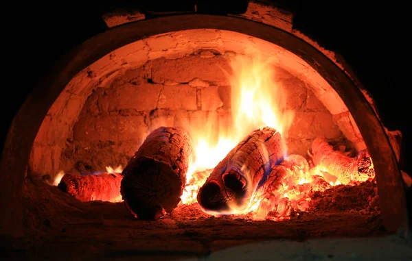 Llama de fuego en el horno — Foto de Stock