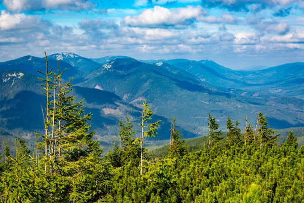 Escena de montaña en Cárpatos — Foto de Stock