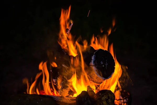 Fire in darkness — Stock Photo, Image